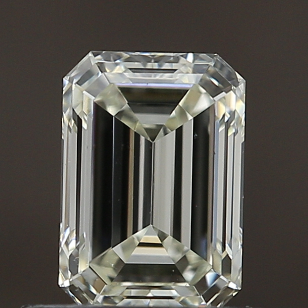 0.83 Carat EMERALD I VS1 IGI Diamond