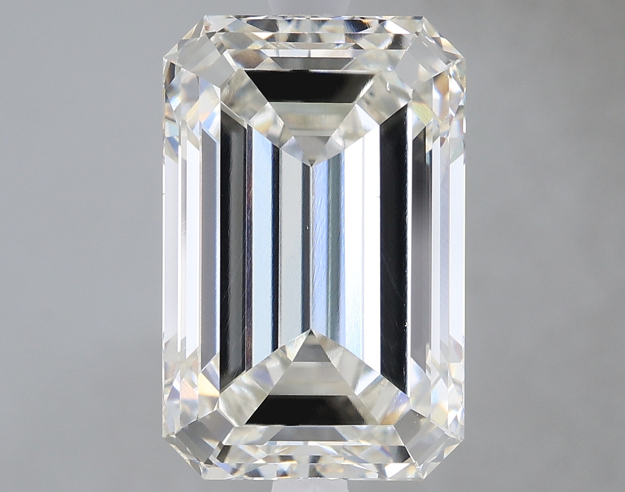 5.06 Carat Emerald H VS1 IGI Lab Diamond