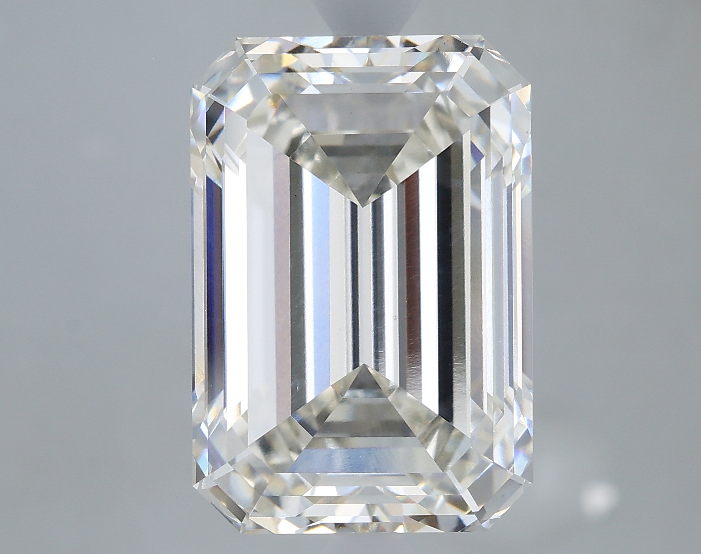 6.77 Carat Emerald I VS1 IGI Lab Diamond