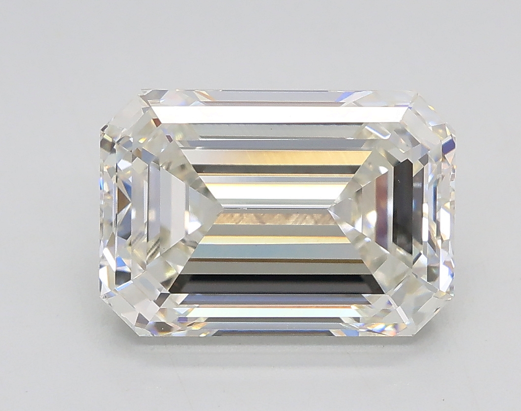 3.05 Carat Emerald H VS1 IGI Lab Diamond